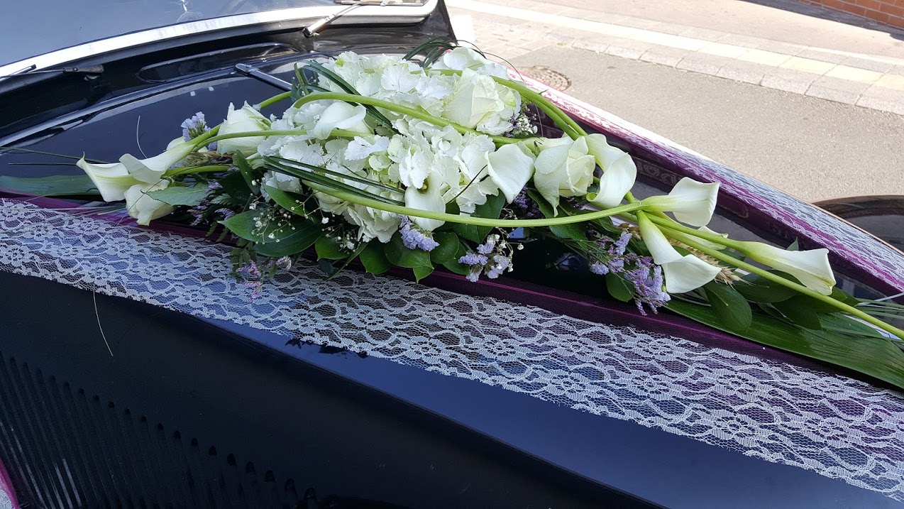  dessus de voiture de mariés